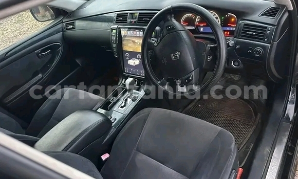 Nunua Ilio tumika Toyota Crown Nyeusi Gari ndani ya Biharamulo nchini Kagera Nunua Ilio tumika Toyota Crown Nyeusi Gari ndani ya Biharamulo nchini Kagera