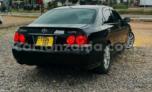 Nunua Ilio tumika Toyota Crown Nyeusi Gari ndani ya Biharamulo nchini Kagera Nunua Ilio tumika Toyota Crown Nyeusi Gari ndani ya Biharamulo nchini Kagera