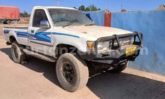 Nunua Ilio tumika Toyota Hilux Nyingine Gari ndani ya Bahi nchini Dodoma Nunua Ilio tumika Toyota Hilux Nyingine Gari ndani ya Bahi nchini Dodoma