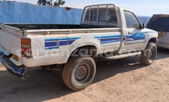 Nunua Ilio tumika Toyota Hilux Nyingine Gari ndani ya Bahi nchini Dodoma Nunua Ilio tumika Toyota Hilux Nyingine Gari ndani ya Bahi nchini Dodoma