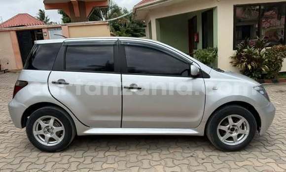 Nunua Ilio tumika Toyota IST Nyingine Gari ndani ya Dar es Salaam nchini Dar es Salaam