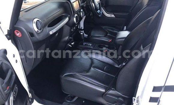 Nunua Ilio tumika Jeep Wrangler Nyeupe Gari ndani ya Dar es Salaam nchini Dar es Salaam Nunua Ilio tumika Jeep Wrangler Nyeupe Gari ndani ya Dar es Salaam nchini Dar es Salaam