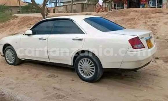 Nunua Ilio tumika Nissan Cedric Nyingine Gari ndani ya Dar es Salaam nchini Dar es Salaam