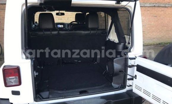 Nunua Ilio tumika Jeep Wrangler Nyeupe Gari ndani ya Dar es Salaam nchini Dar es Salaam Nunua Ilio tumika Jeep Wrangler Nyeupe Gari ndani ya Dar es Salaam nchini Dar es Salaam