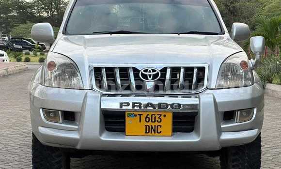 Nunua Ilio tumika Toyota Land Cruiser Prado Fedha Gari ndani ya Dar es Salaam nchini Dar es Salaam