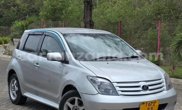 Buy Used Toyota IST Silver Car in Dar es Salaam in Dar es Salaam Buy Used Toyota IST Silver Car in Dar es Salaam in Dar es Salaam