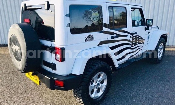 Nunua Ilio tumika Jeep Wrangler Nyeupe Gari ndani ya Dar es Salaam nchini Dar es Salaam Nunua Ilio tumika Jeep Wrangler Nyeupe Gari ndani ya Dar es Salaam nchini Dar es Salaam