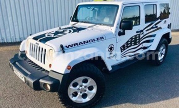 Nunua Ilio tumika Jeep Wrangler Nyeupe Gari ndani ya Dar es Salaam nchini Dar es Salaam Nunua Ilio tumika Jeep Wrangler Nyeupe Gari ndani ya Dar es Salaam nchini Dar es Salaam