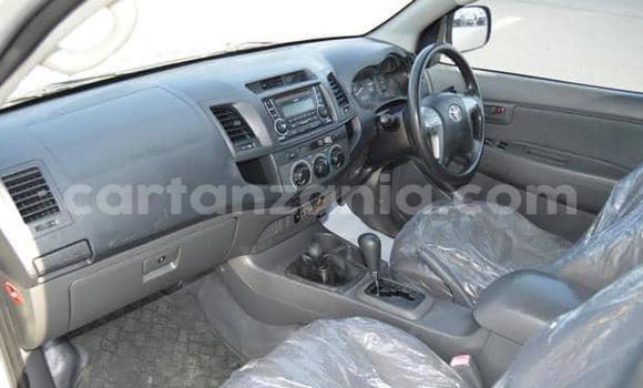 Buy Used Toyota Hilux Silver Car in Dodoma in Dodoma Buy Used Toyota Hilux Silver Car in Dodoma in Dodoma