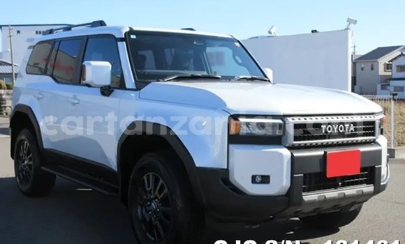 Nunua Mpya Toyota Land Cruiser Nyeupe Gari ndani ya Dar es Salaam nchini Dar es Salaam