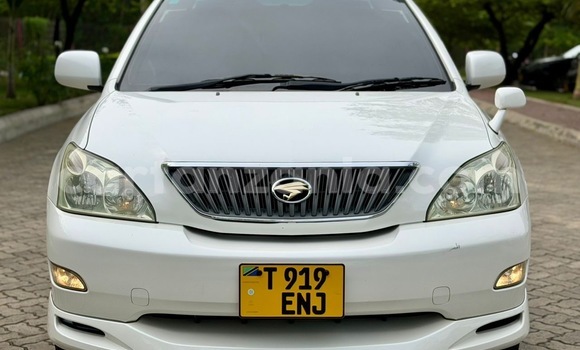 Buy Used Toyota Harrier White Car in Dar es Salaam in Dar es Salaam