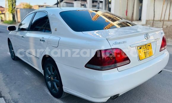 Nunua Ilio tumika Toyota Crown Nyeupe Gari ndani ya Dar es Salaam nchini Dar es Salaam Nunua Ilio tumika Toyota Crown Nyeupe Gari ndani ya Dar es Salaam nchini Dar es Salaam