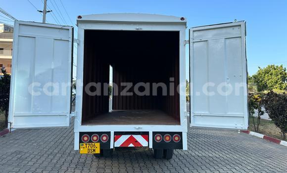 Nunua Ilio tumika Mitsubishi Fuso Fighter Nyeupe Lori ndani ya Dar es Salaam nchini Dar es Salaam Nunua Ilio tumika Mitsubishi Fuso Fighter Nyeupe Lori ndani ya Dar es Salaam nchini Dar es Salaam