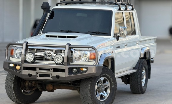 Buy Used Toyota Land Cruiser White Car in Dar es Salaam in Dar es Salaam Buy Used Toyota Land Cruiser White Car in Dar es Salaam in Dar es Salaam