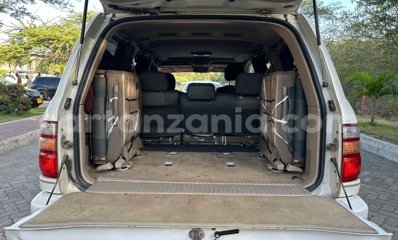 Buy Used Toyota Land Cruiser White Car in Dar es Salaam in Dar es Salaam Buy Used Toyota Land Cruiser White Car in Dar es Salaam in Dar es Salaam