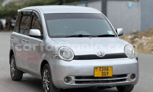 Buy Used Toyota Sienta Silver Car in Ilala in Dar es Salaam