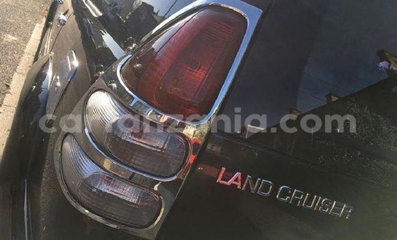 Nunua Ilio tumika Toyota Land Cruiser Prado Nyeusi Gari ndani ya Dar es Salaam nchini Dar es Salaam Nunua Ilio tumika Toyota Land Cruiser Prado Nyeusi Gari ndani ya Dar es Salaam nchini Dar es Salaam