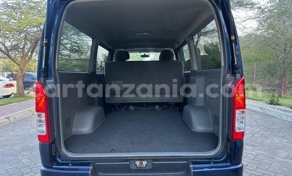 Buy Used Toyota Hiace Blue Car in Dar es Salaam in Dar es Salaam Buy Used Toyota Hiace Blue Car in Dar es Salaam in Dar es Salaam