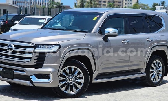 Buy Import Toyota Land Cruiser Other Car in Dar es Salaam in Dar es Salaam Buy Import Toyota Land Cruiser Other Car in Dar es Salaam in Dar es Salaam