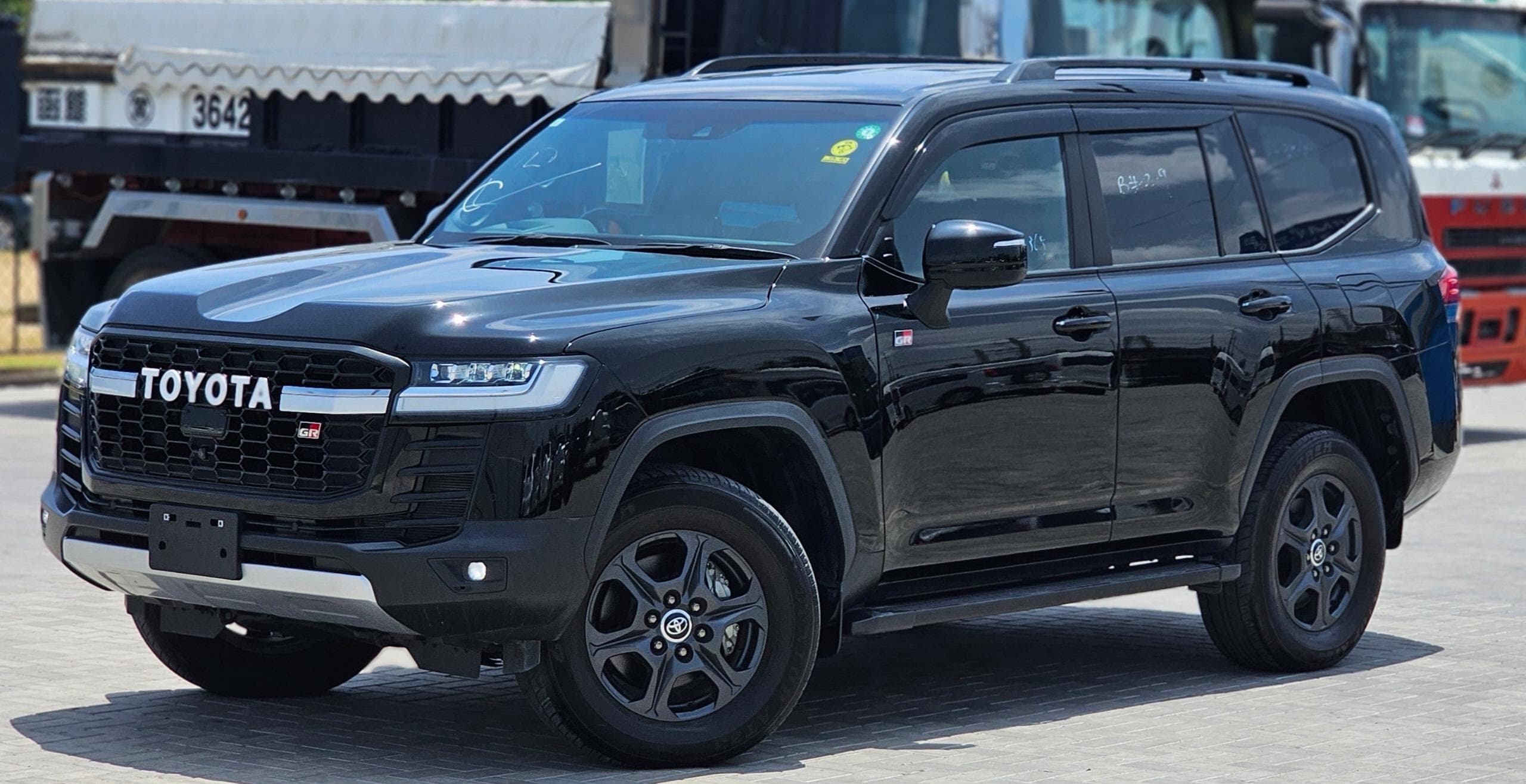 Buy import toyota land cruiser black car in dar es salaam in dar
