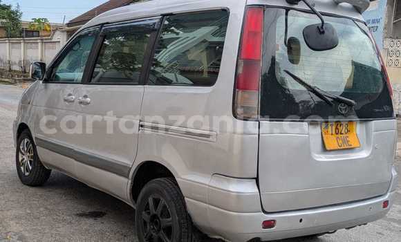 Nunua Ilio tumika Toyota Noah Fedha Gari ndani ya Dar es Salaam nchini Dar es Salaam Nunua Ilio tumika Toyota Noah Fedha Gari ndani ya Dar es Salaam nchini Dar es Salaam