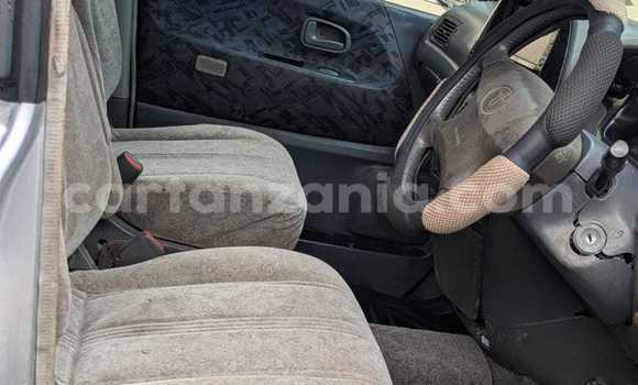 Nunua Ilio tumika Toyota Noah Fedha Gari ndani ya Dar es Salaam nchini Dar es Salaam Nunua Ilio tumika Toyota Noah Fedha Gari ndani ya Dar es Salaam nchini Dar es Salaam