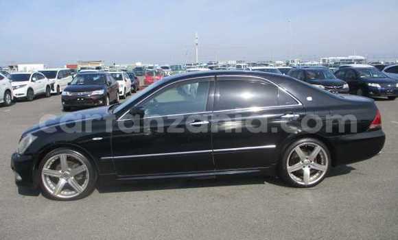 Nunua Imported Toyota Crown Nyeusi Gari ndani ya Dar es Salaam nchini Dar es Salaam Nunua Imported Toyota Crown Nyeusi Gari ndani ya Dar es Salaam nchini Dar es Salaam