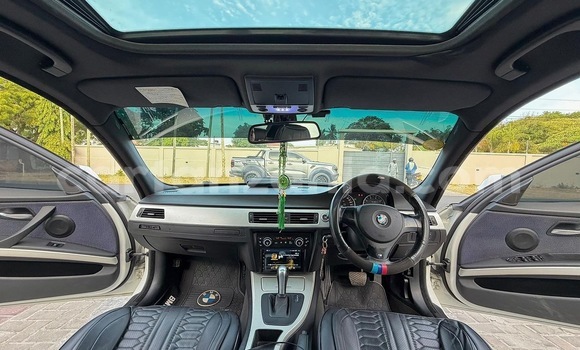 Nunua Ilio tumika BMW 3–Series Nyeupe Gari ndani ya Dar es Salaam nchini Dar es Salaam Nunua Ilio tumika BMW 3–Series Nyeupe Gari ndani ya Dar es Salaam nchini Dar es Salaam