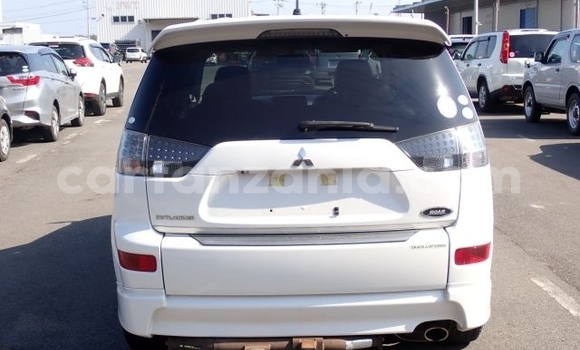Buy Import Mitsubishi Outlander White Car in Dar es Salaam in Dar es Salaam Buy Import Mitsubishi Outlander White Car in Dar es Salaam in Dar es Salaam