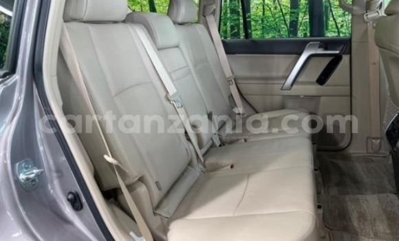 Nunua Ilio tumika Toyota Land Cruiser Prado Nyeusi Gari ndani ya Dar es Salaam nchini Dar es Salaam Nunua Ilio tumika Toyota Land Cruiser Prado Nyeusi Gari ndani ya Dar es Salaam nchini Dar es Salaam