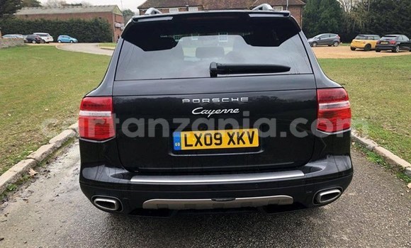 Nunua Ilio tumika Porsche Cayenne Nyeusi Gari ndani ya Dar es Salaam nchini Dar es Salaam Nunua Ilio tumika Porsche Cayenne Nyeusi Gari ndani ya Dar es Salaam nchini Dar es Salaam