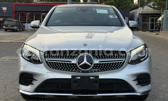 Nunua Imported Mercedes‒Benz GLC Coupe Fedha Gari ndani ya Dar es Salaam nchini Dar es Salaam