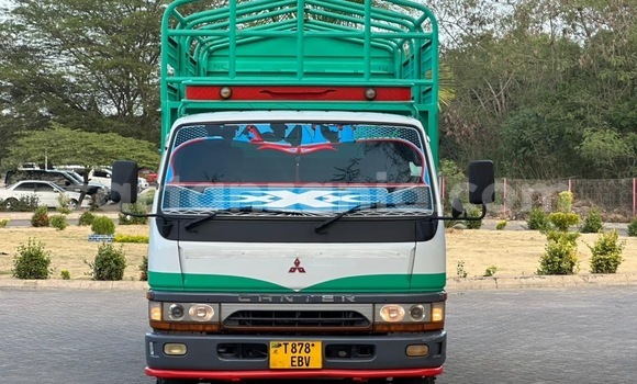 Buy Used Mitsubishi L400 Green Truck in Dar es Salaam in Dar es Salaam