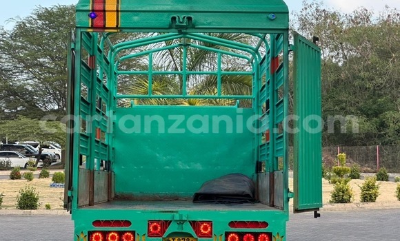 Buy Used Mitsubishi L400 Green Truck in Dar es Salaam in Dar es Salaam Buy Used Mitsubishi L400 Green Truck in Dar es Salaam in Dar es Salaam