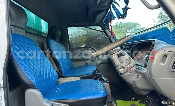 Buy Used Mitsubishi L400 Green Truck in Dar es Salaam in Dar es Salaam Buy Used Mitsubishi L400 Green Truck in Dar es Salaam in Dar es Salaam