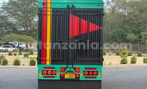 Buy Used Mitsubishi L400 Green Truck in Dar es Salaam in Dar es Salaam Buy Used Mitsubishi L400 Green Truck in Dar es Salaam in Dar es Salaam