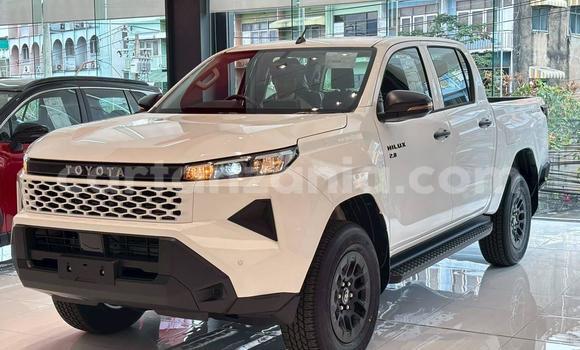Nunua Mpya Toyota Hilux Nyeupe Gari ndani ya Dar es Salaam nchini Dar es Salaam
