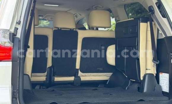 Nunua Ilio tumika Lexus LX 570 Nyeupe Gari ndani ya Dar es Salaam nchini Dar es Salaam Nunua Ilio tumika Lexus LX 570 Nyeupe Gari ndani ya Dar es Salaam nchini Dar es Salaam
