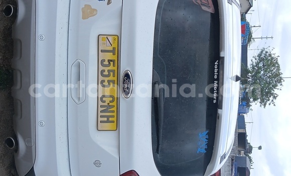 Nunua Ilio tumika Ford Kuga Nyeupe Gari ndani ya Dar es Salaam nchini Dar es Salaam Nunua Ilio tumika Ford Kuga Nyeupe Gari ndani ya Dar es Salaam nchini Dar es Salaam