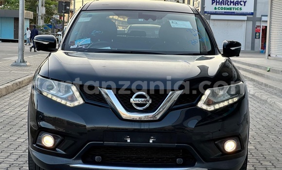 Nunua Imported Nissan X–Trail Nyeusi Gari ndani ya Dar es Salaam nchini Dar es Salaam
