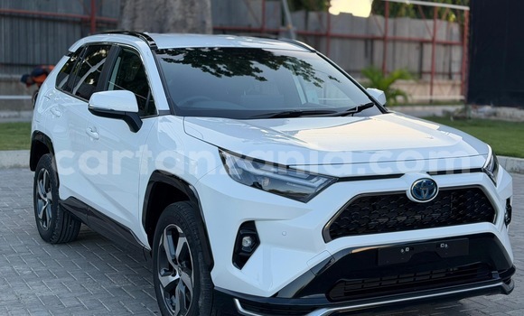 Buy Used Toyota RAV4 White Car in Dar es Salaam in Dar es Salaam Buy Used Toyota RAV4 White Car in Dar es Salaam in Dar es Salaam