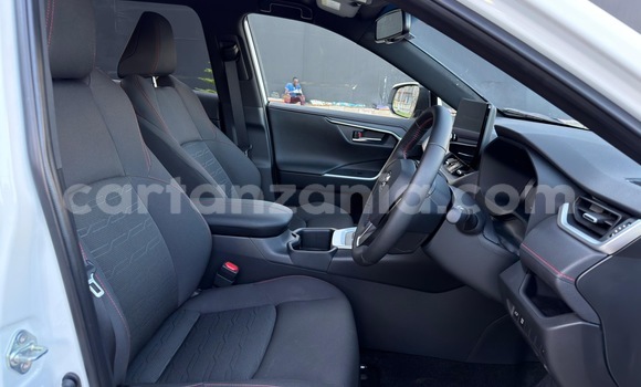 Buy Used Toyota RAV4 White Car in Dar es Salaam in Dar es Salaam Buy Used Toyota RAV4 White Car in Dar es Salaam in Dar es Salaam