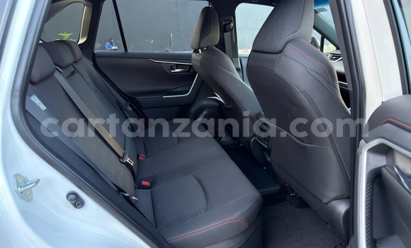 Buy Used Toyota RAV4 White Car in Dar es Salaam in Dar es Salaam Buy Used Toyota RAV4 White Car in Dar es Salaam in Dar es Salaam