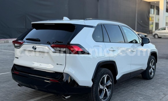 Buy Used Toyota RAV4 White Car in Dar es Salaam in Dar es Salaam Buy Used Toyota RAV4 White Car in Dar es Salaam in Dar es Salaam