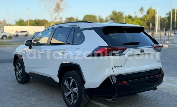Buy Used Toyota RAV4 White Car in Dar es Salaam in Dar es Salaam Buy Used Toyota RAV4 White Car in Dar es Salaam in Dar es Salaam