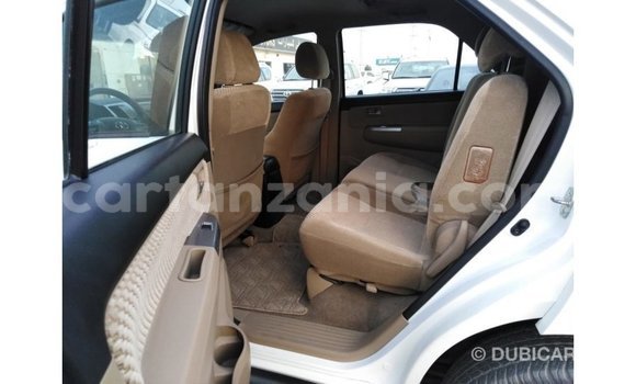 Buy Import Toyota Fortuner White Car in Import - Dubai in Arusha Buy Import Toyota Fortuner White Car in Import - Dubai in Arusha