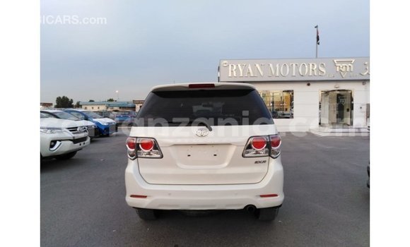 Buy Import Toyota Fortuner White Car in Import - Dubai in Arusha Buy Import Toyota Fortuner White Car in Import - Dubai in Arusha