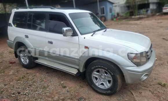 Nunua Ilio tumika Toyota Prado Nyeupe Gari ndani ya Mafinga nchini Iringa Nunua Ilio tumika Toyota Prado Nyeupe Gari ndani ya Mafinga nchini Iringa