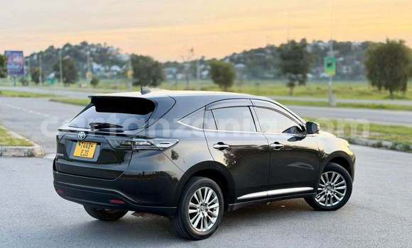 Nunua Ilio tumika Toyota Harrier Nyeusi Gari ndani ya Mwanza nchini Mwanza Nunua Ilio tumika Toyota Harrier Nyeusi Gari ndani ya Mwanza nchini Mwanza