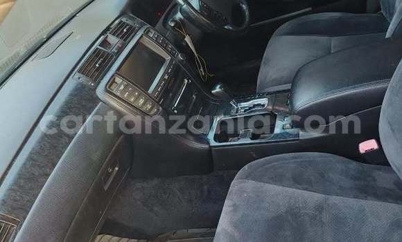 Nunua Ilio tumika Toyota Crown Nyeusi Gari ndani ya Mwanza nchini Mwanza Nunua Ilio tumika Toyota Crown Nyeusi Gari ndani ya Mwanza nchini Mwanza